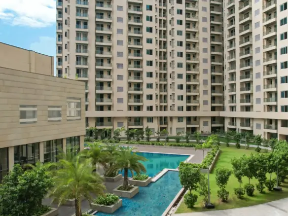 Main promotional banner for real estate